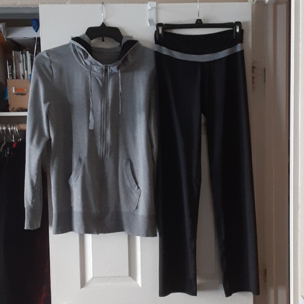 Track\lounge suit